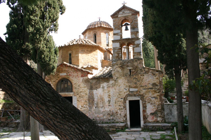 Монастырь Кесариани. Памятник византийского зодчества
